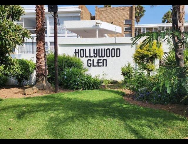 3 BEDROOM TOWNHOUSE FOR SALE IN BRAMLEY PARK